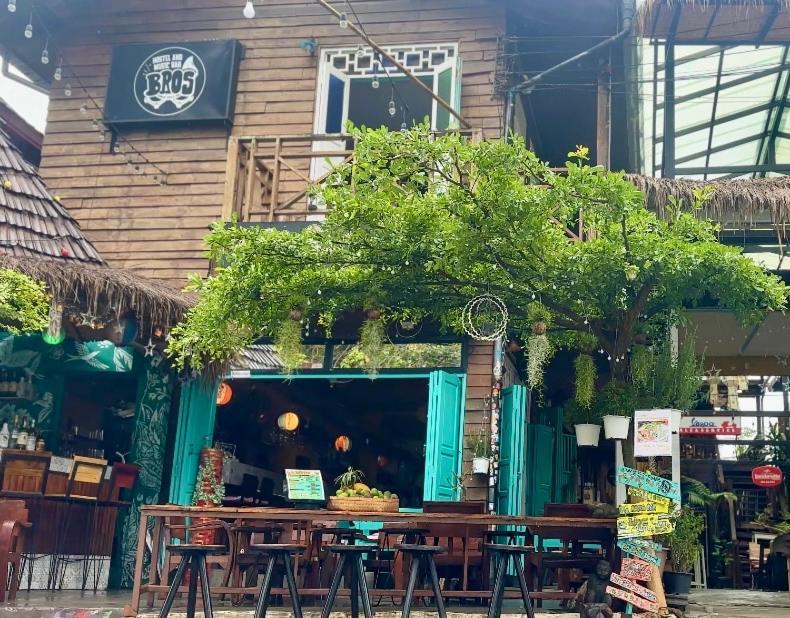 Hostel And Music Bar Bros Pai Bagian luar foto